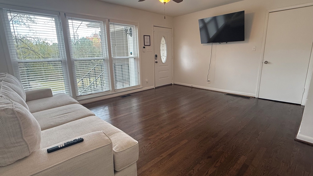 Photo of Livingroom in Hoover