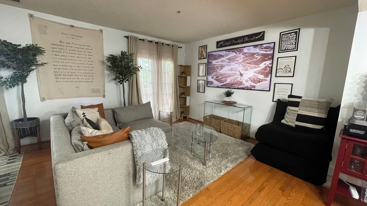 Photo of Livingroom in Walker Mill