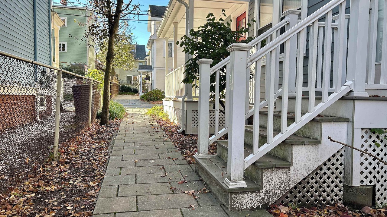 Photo of Outdoor in Neighborhood Nine