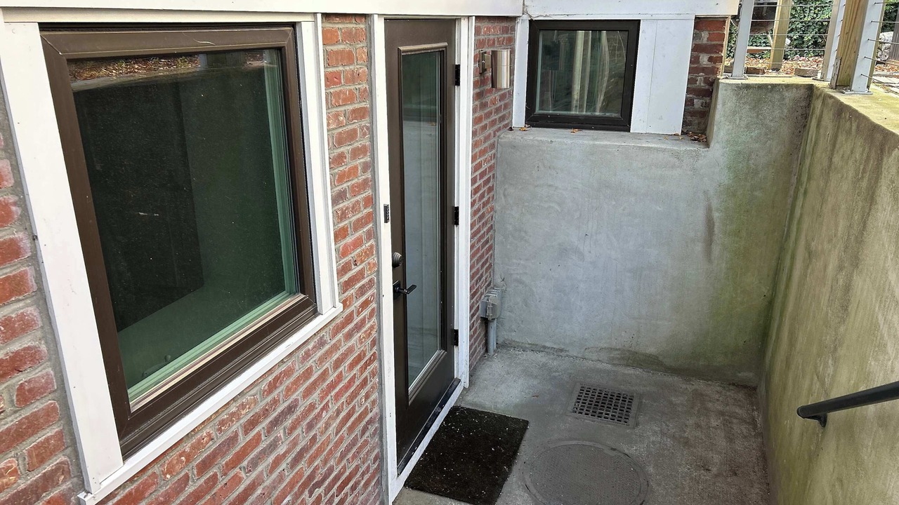 Photo of Outdoor in Neighborhood Nine