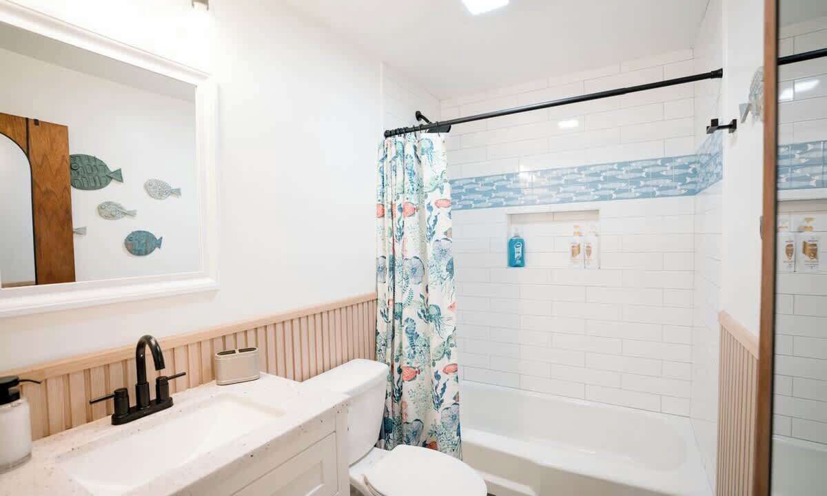 Photo of Bathroom in Kenyon