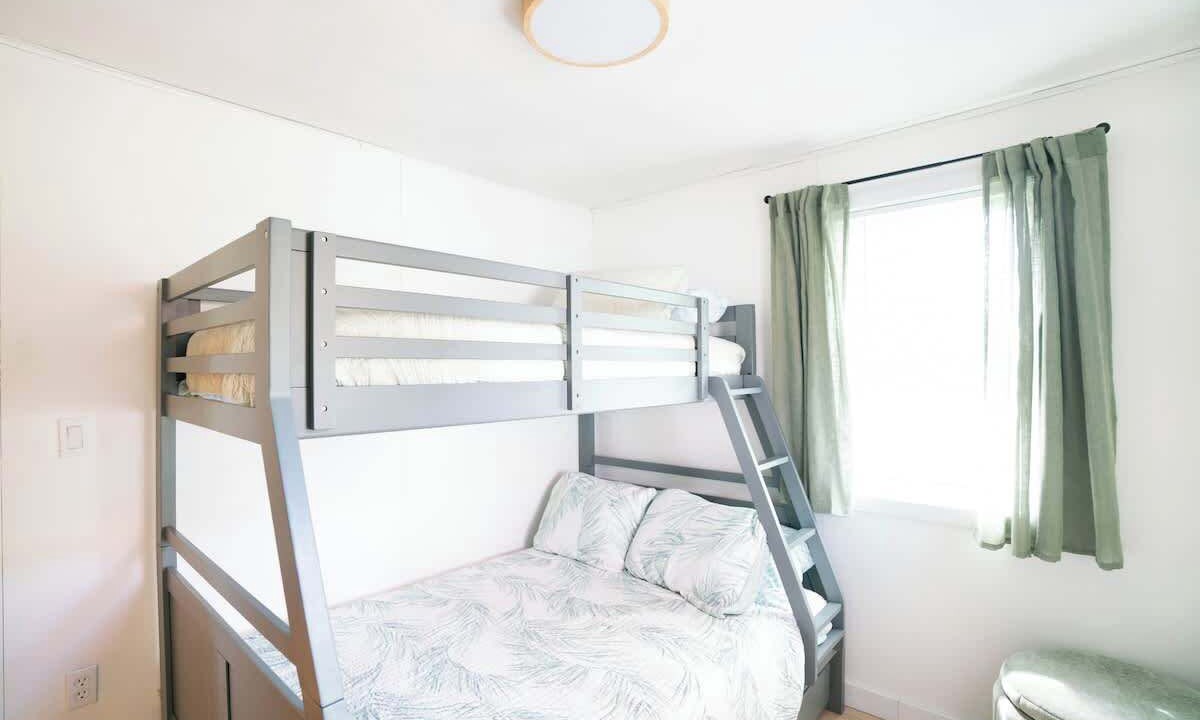 Photo of Bedroom in Kenyon