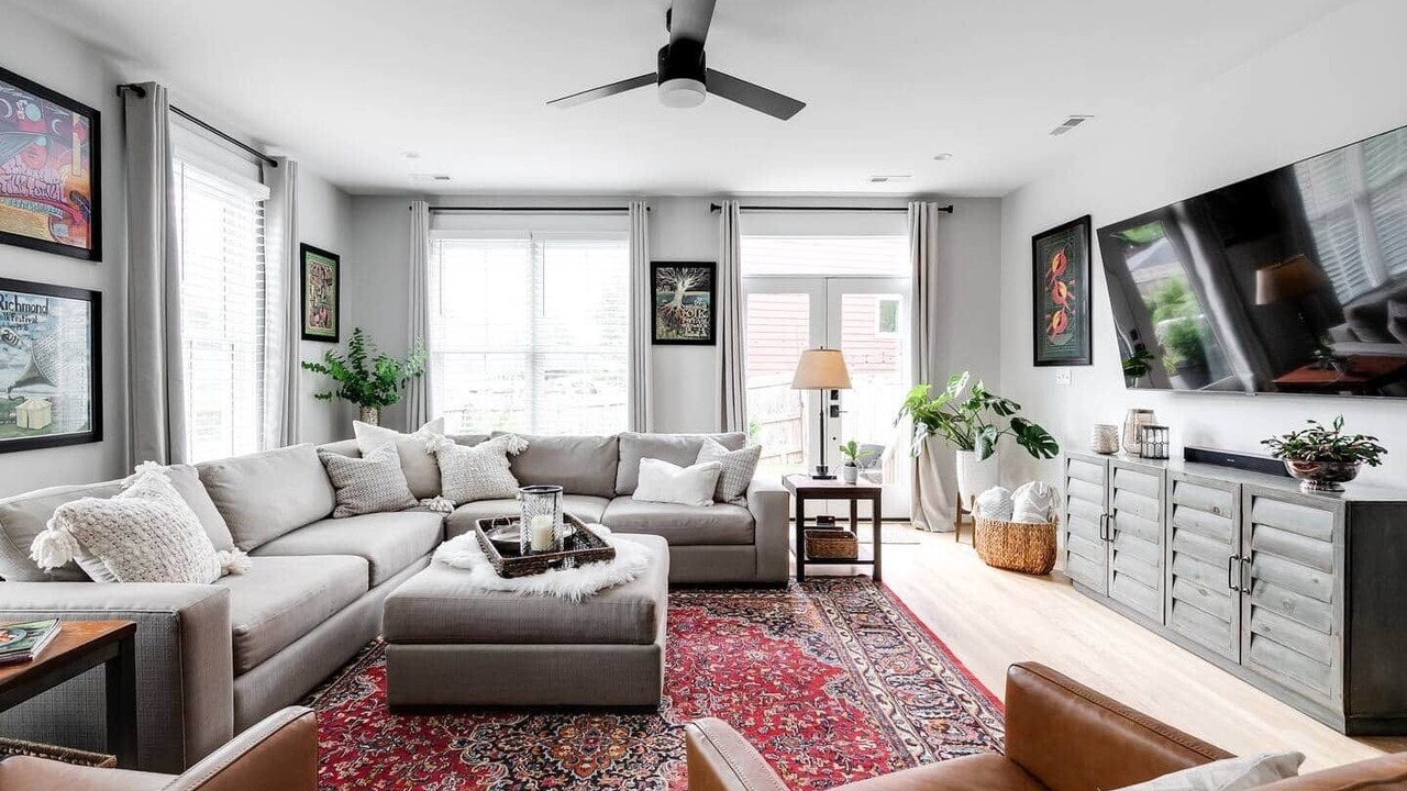 Photo of Livingroom in Church Hill