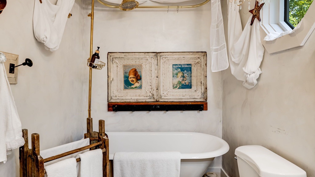 Photo of Bathroom in Rambling Ridge