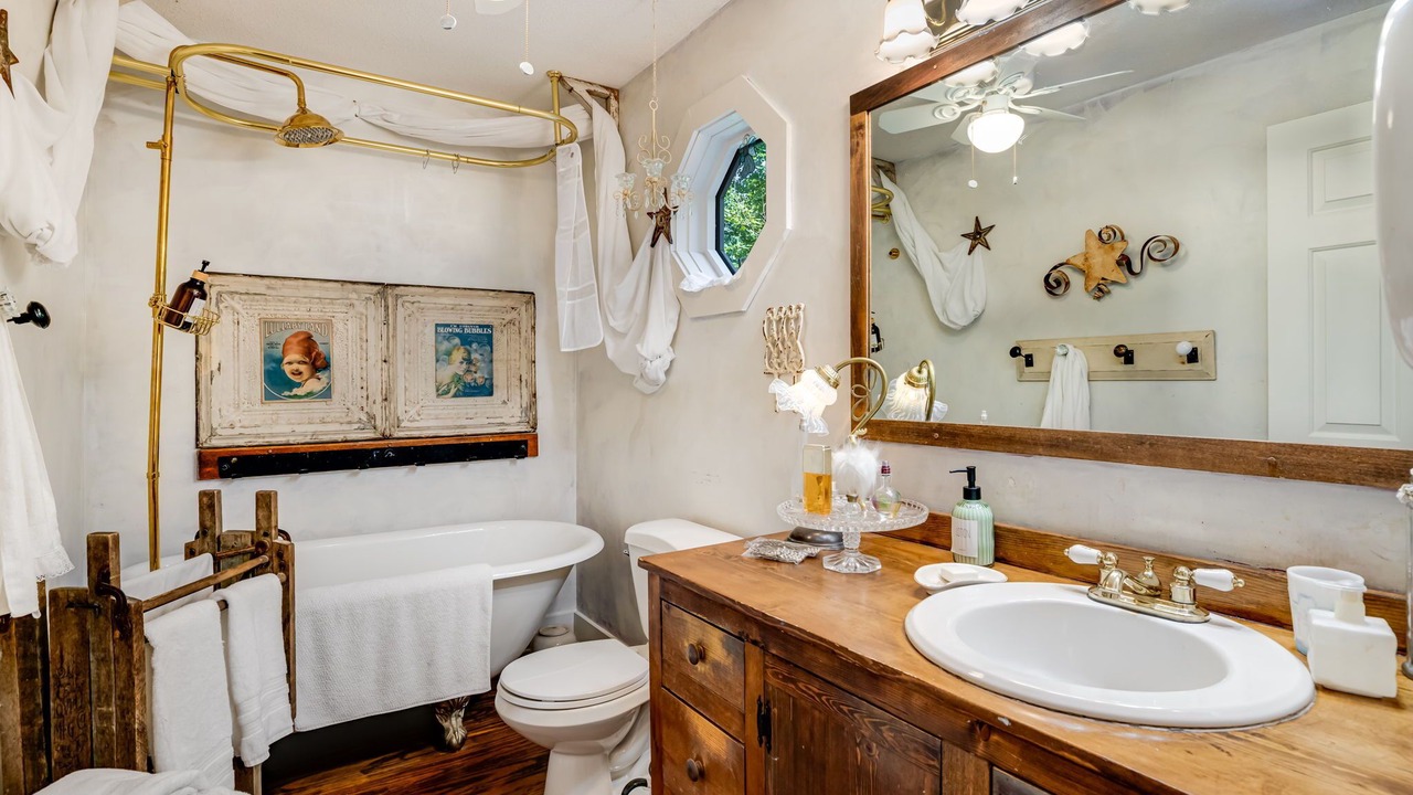 Photo of Bathroom in Rambling Ridge