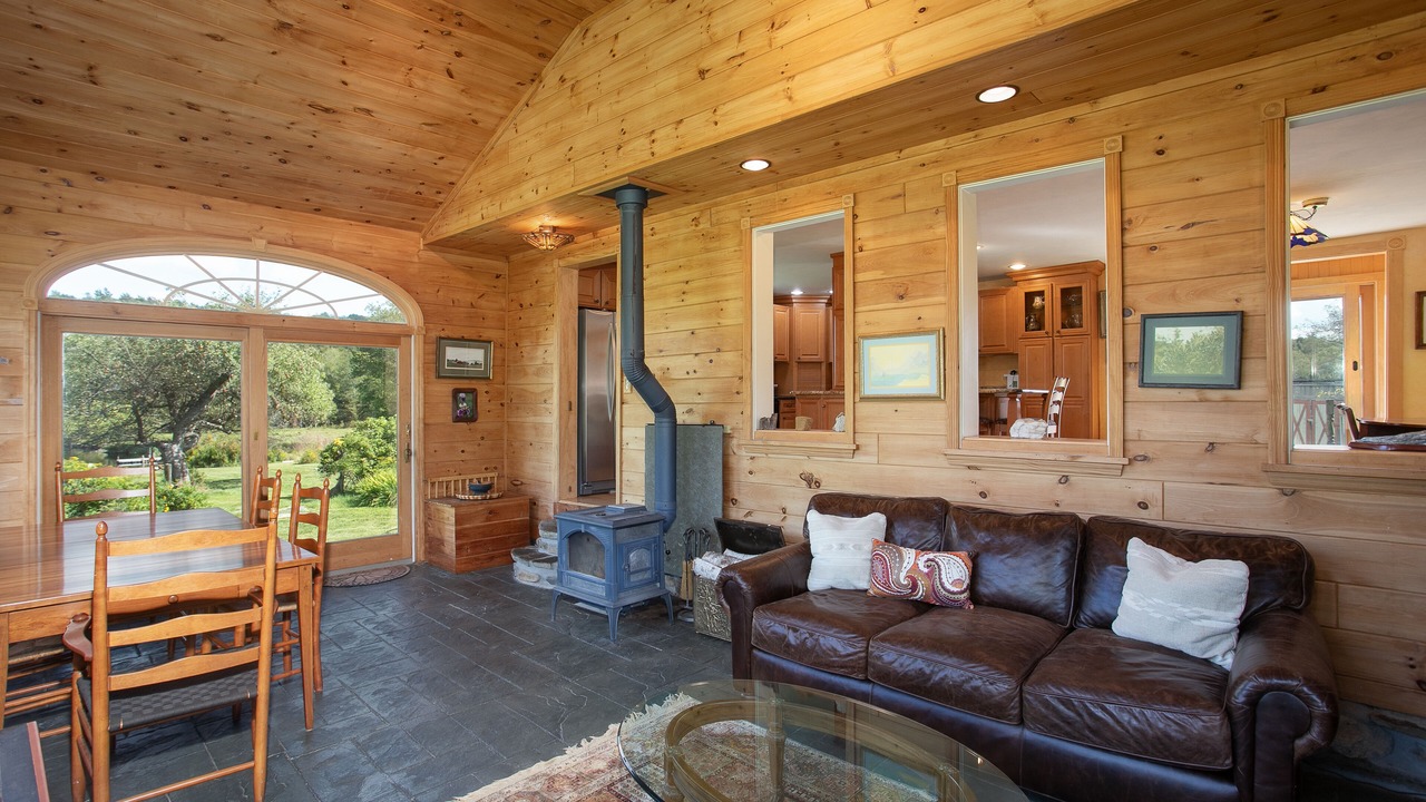 Photo of Livingroom in Sand Lake