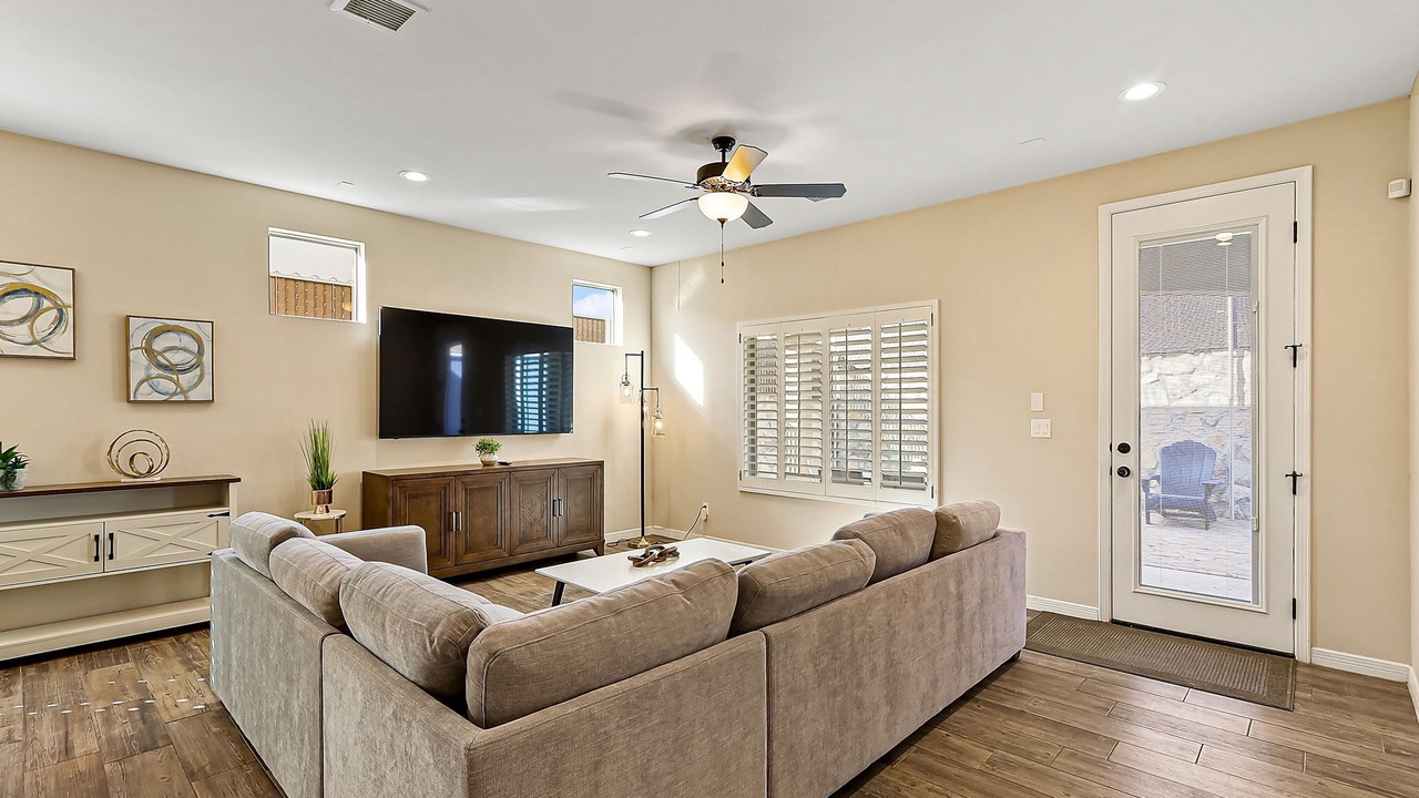 Photo of Livingroom in Biggs Field