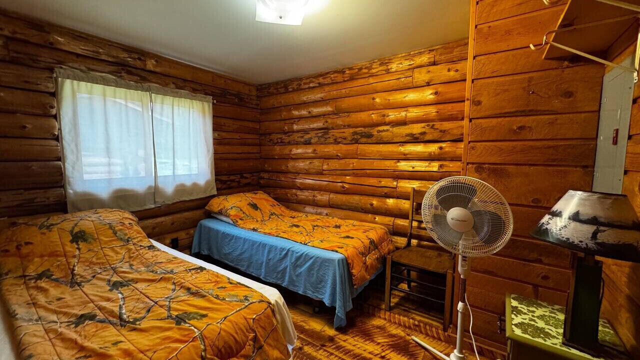 Photo of Bedroom in Crystal Falls