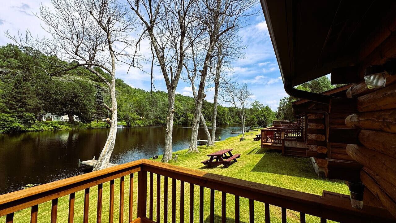 Photo of Patio Balcony in Crystal Falls