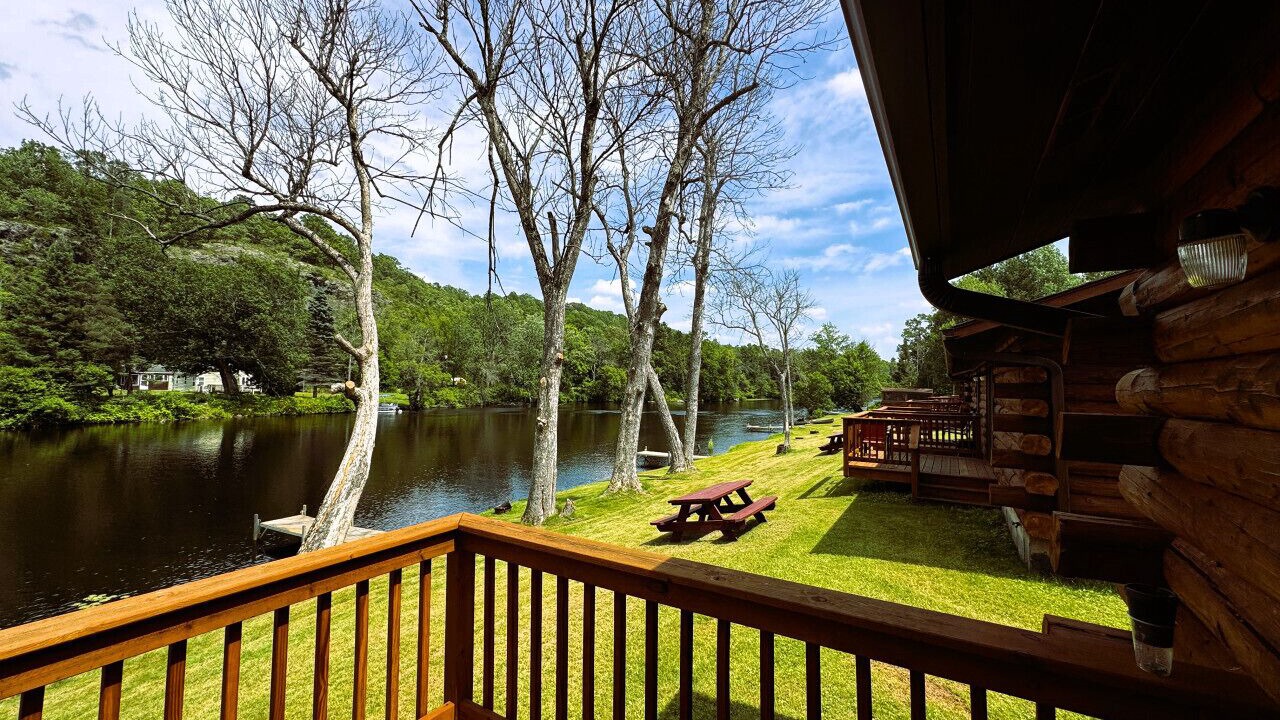 Photo of Patio Balcony in Crystal Falls
