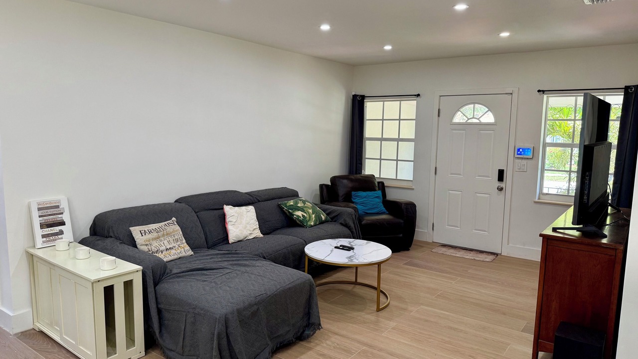 Photo of Livingroom in North Miami Beach