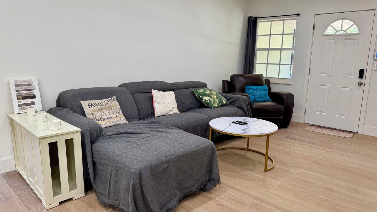 Photo of Livingroom in North Miami Beach