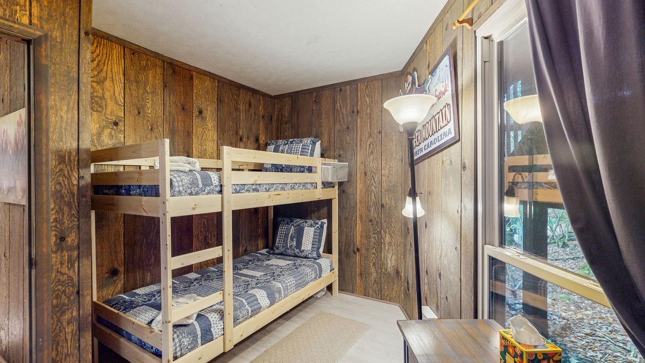 Photo of Bedroom in Beech Mountain