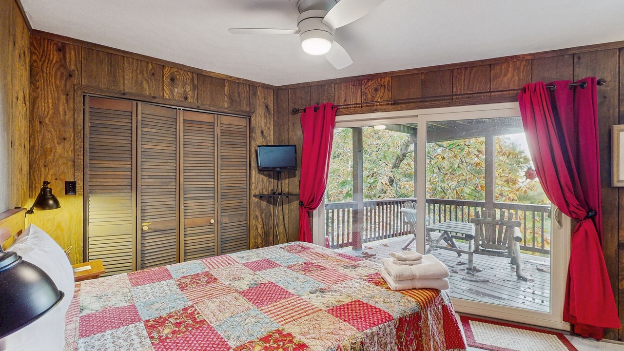 Photo of Bedroom in Beech Mountain
