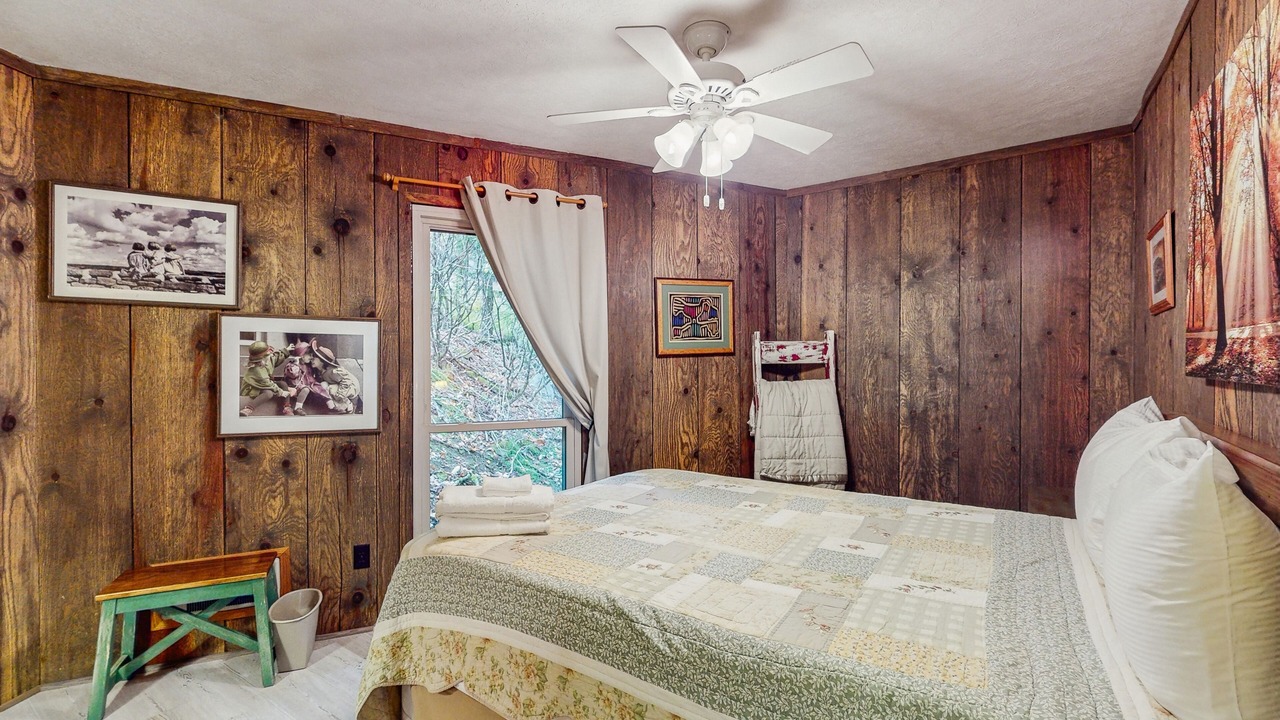 Photo of Bedroom in Beech Mountain