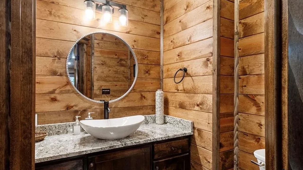 Photo of Bathroom in Broken Bow