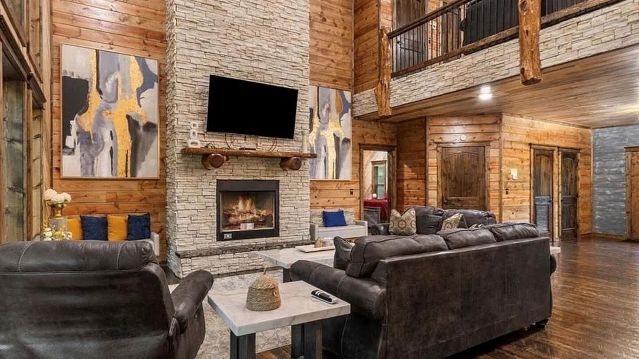 Photo of Livingroom in Broken Bow