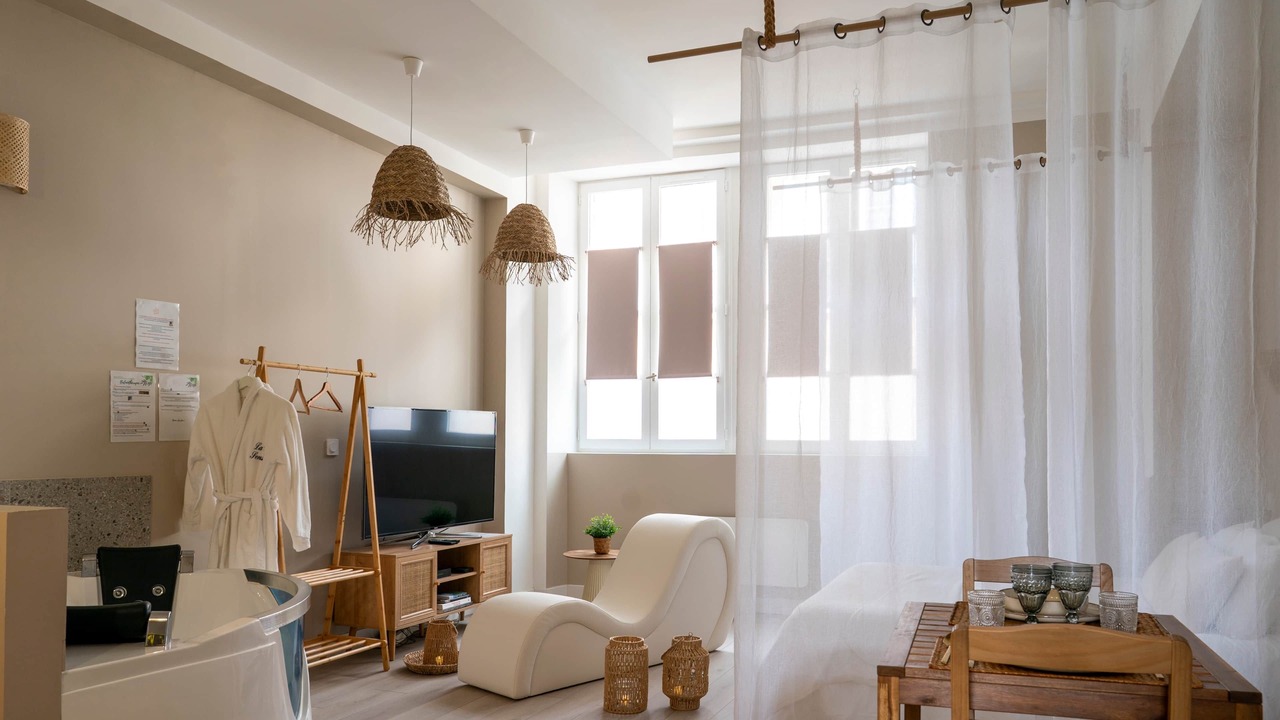 Photo of Others in Nemours