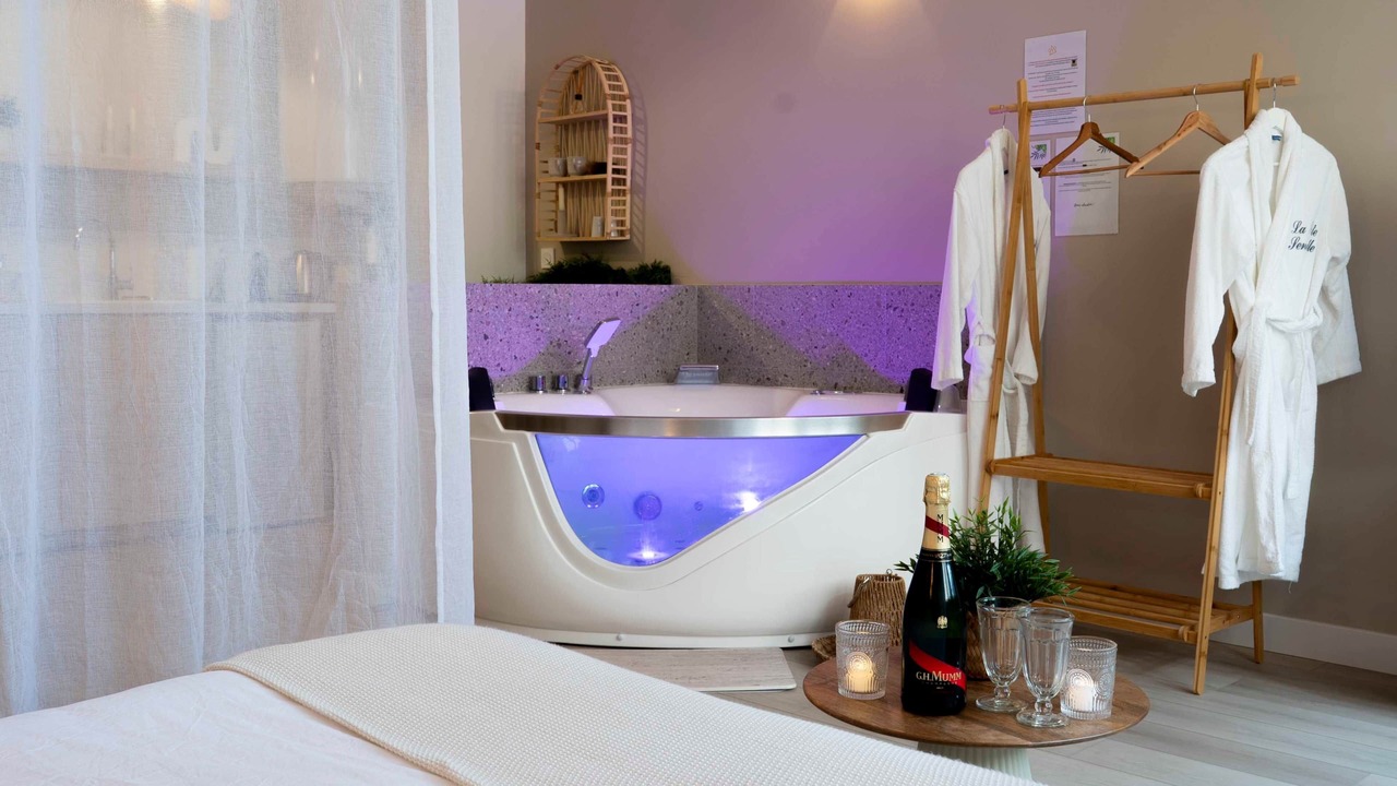 Photo of Bedroom in Nemours