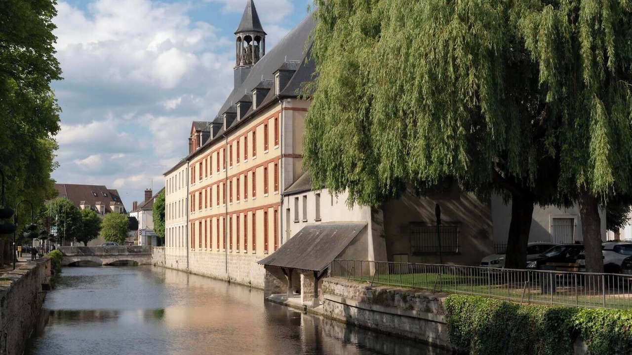 Photo of Others in Nemours