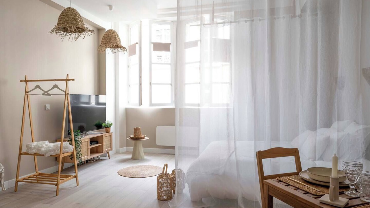 Photo of Bedroom in Nemours