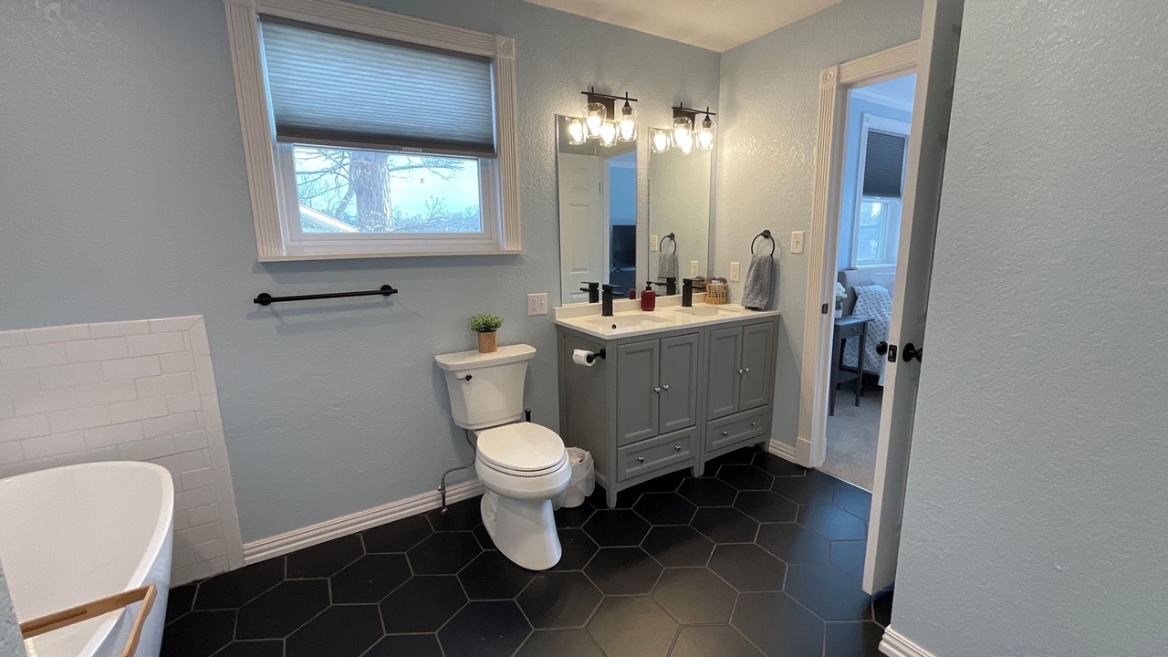 Photo of Bathroom in Piney