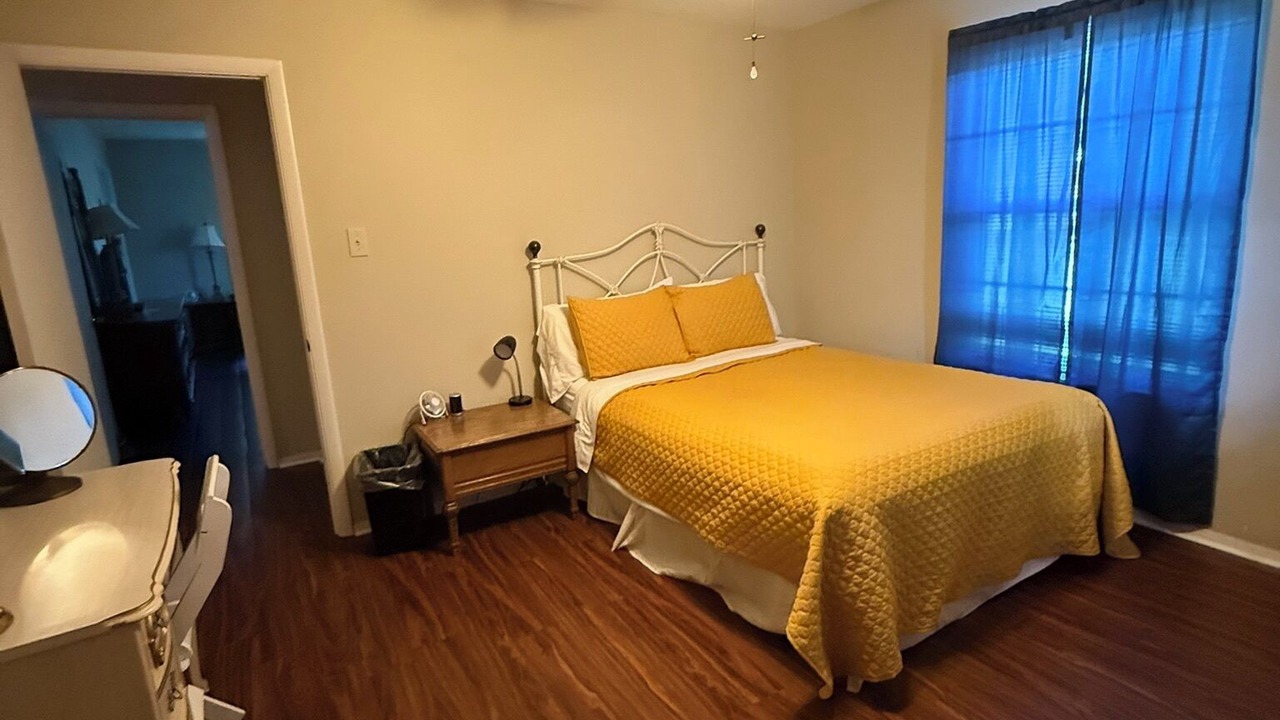 Photo of Bedroom in Lake Hamilton