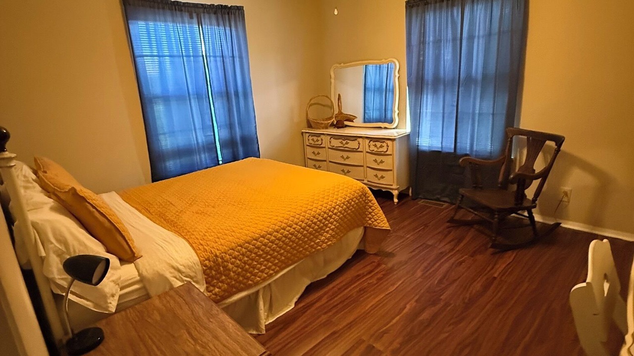 Photo of Bedroom in Lake Hamilton
