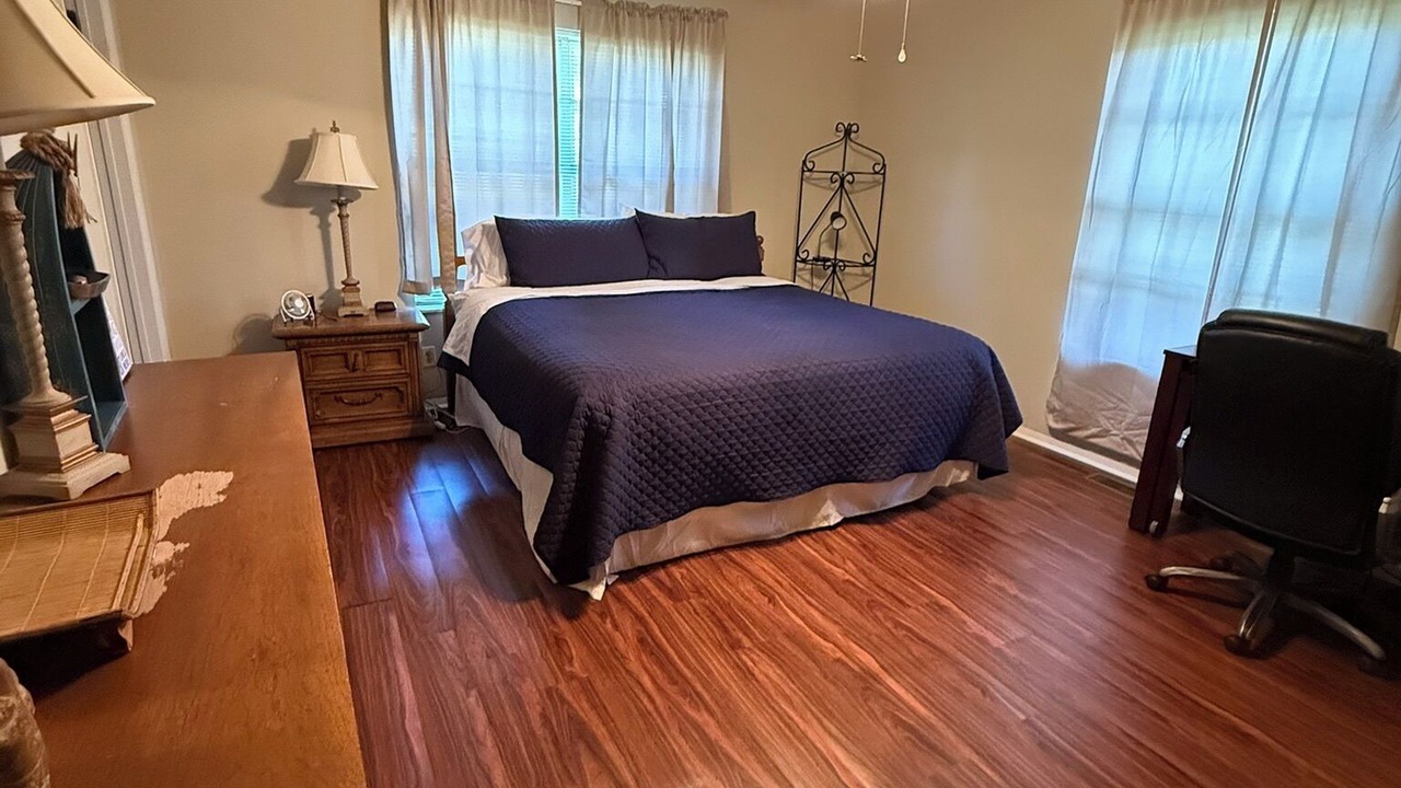 Photo of Bedroom in Lake Hamilton