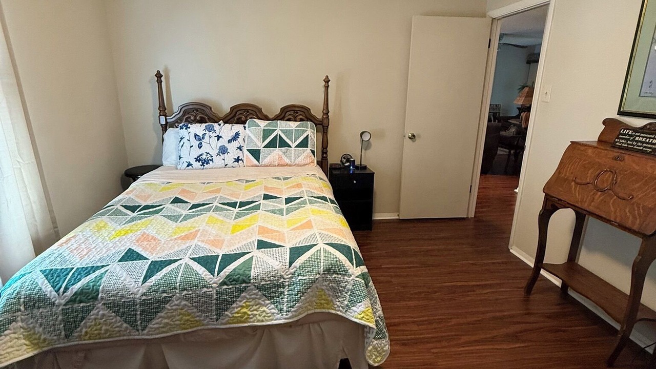 Photo of Bedroom in Lake Hamilton