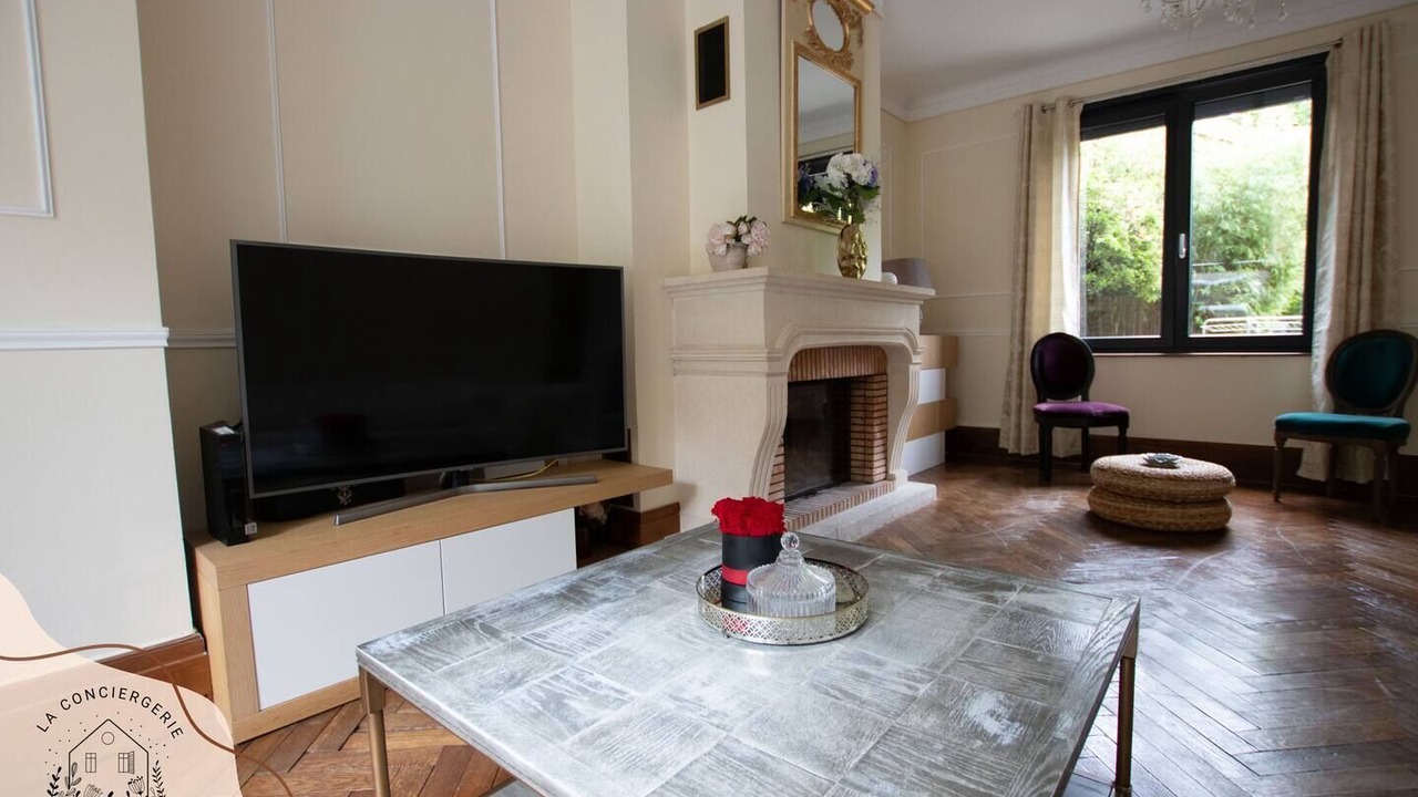 Photo of Others in Lens