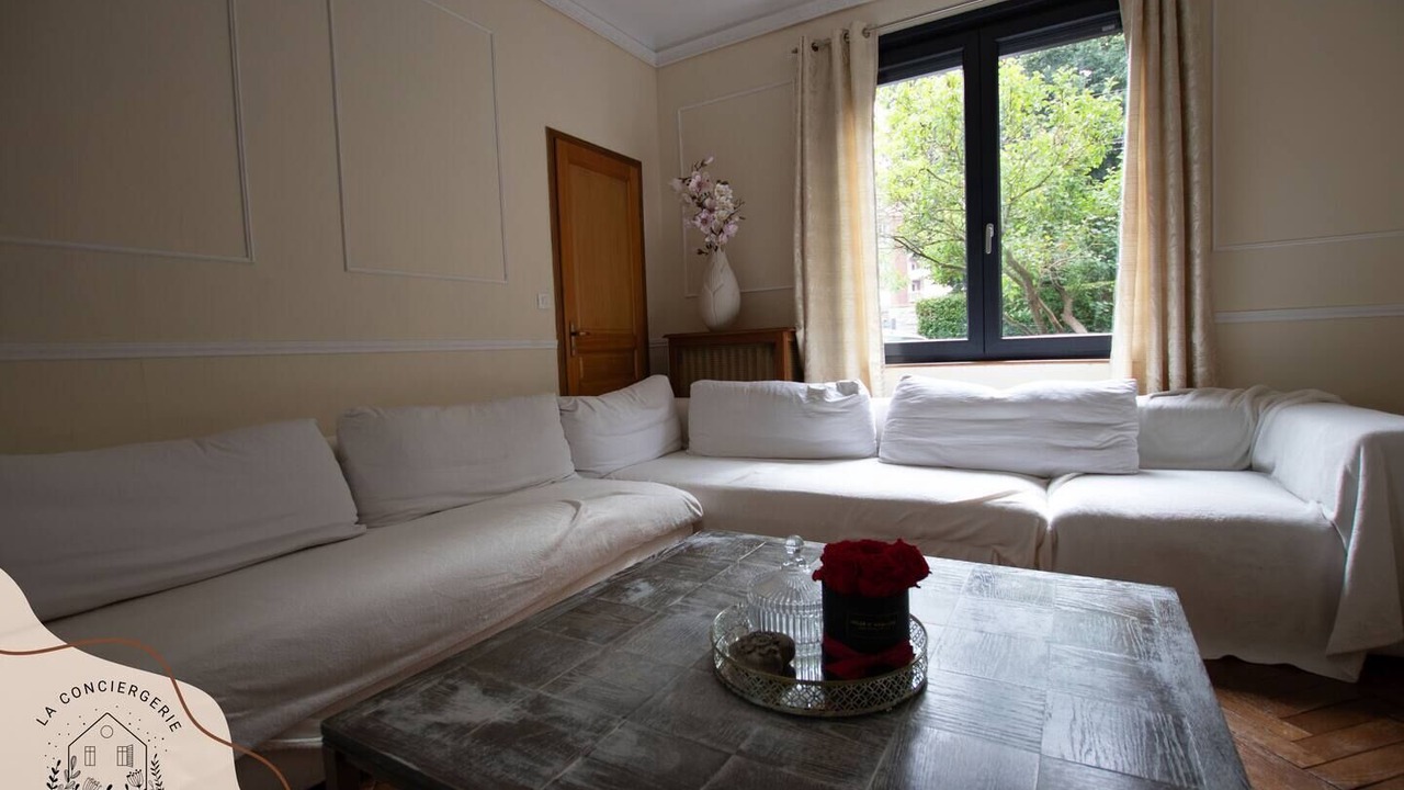 Photo of Livingroom in Lens