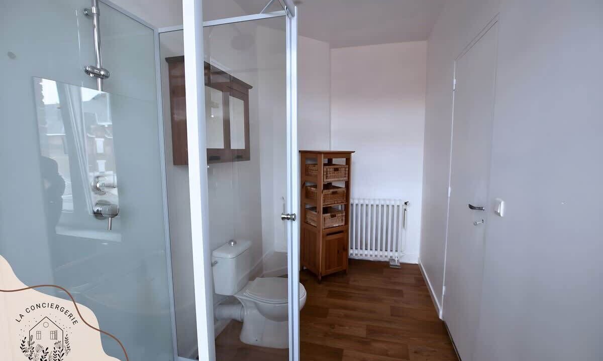 Photo of Others in Lens