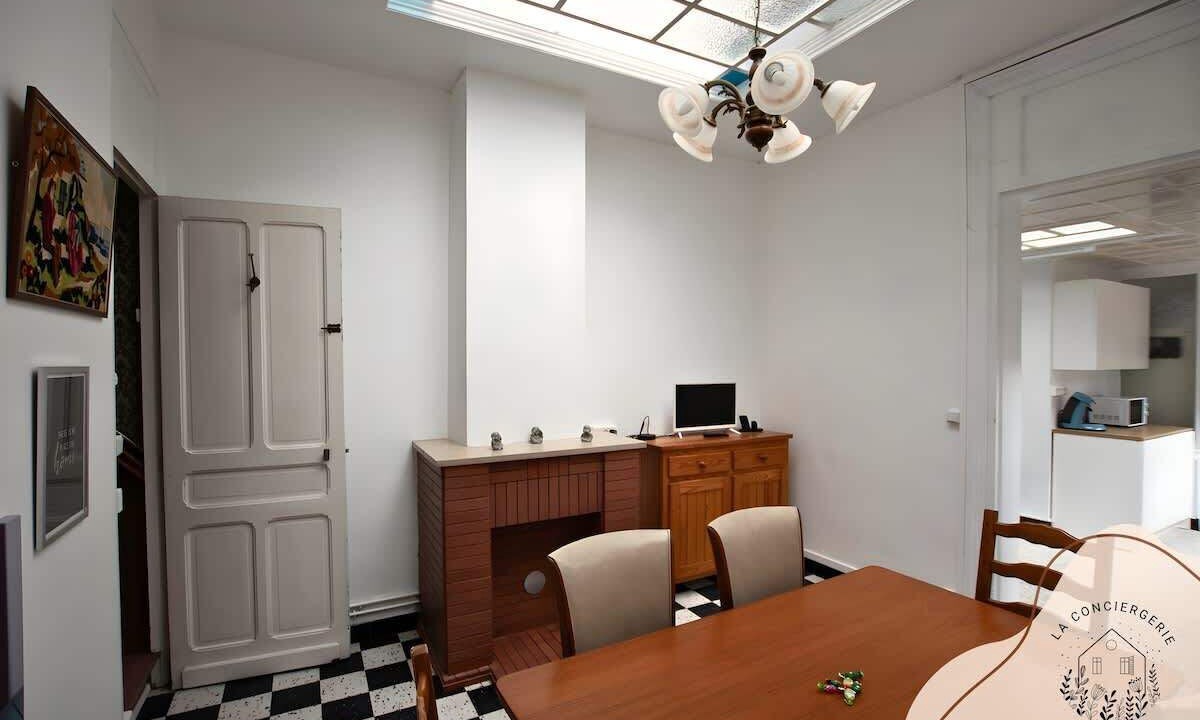 Photo of Others in Lens