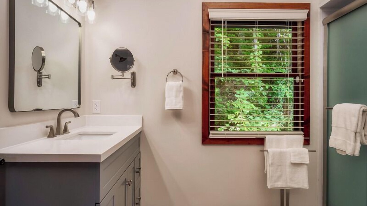 Photo of Bathroom in Chalet Village
