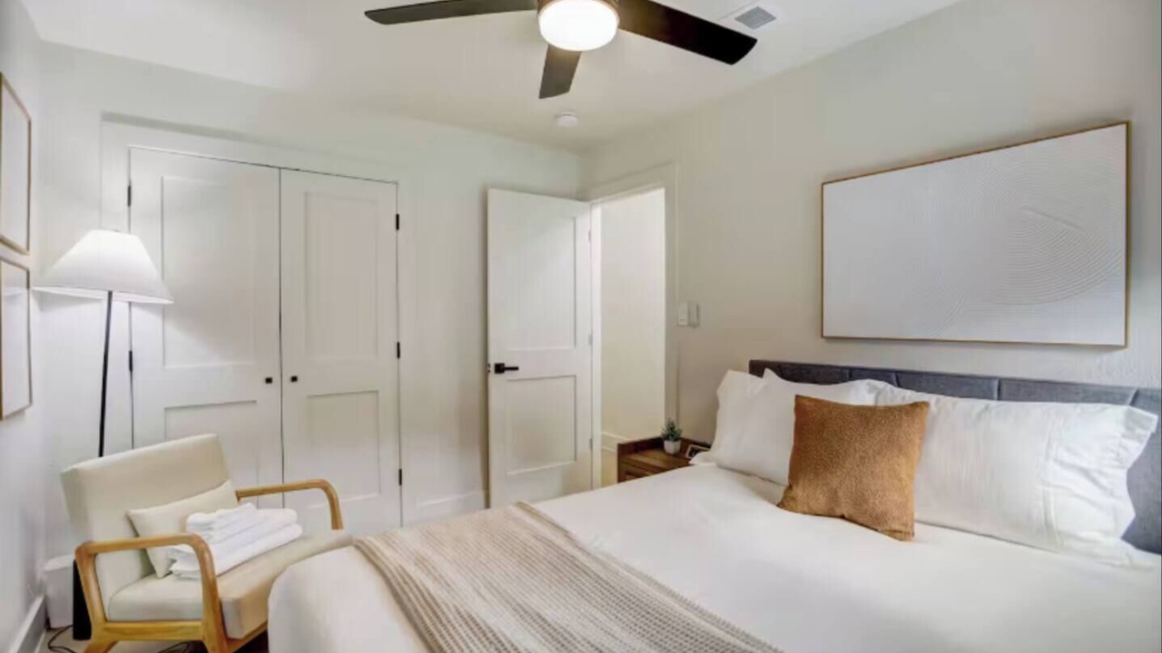 Photo of Bedroom in North Austin Civic Association