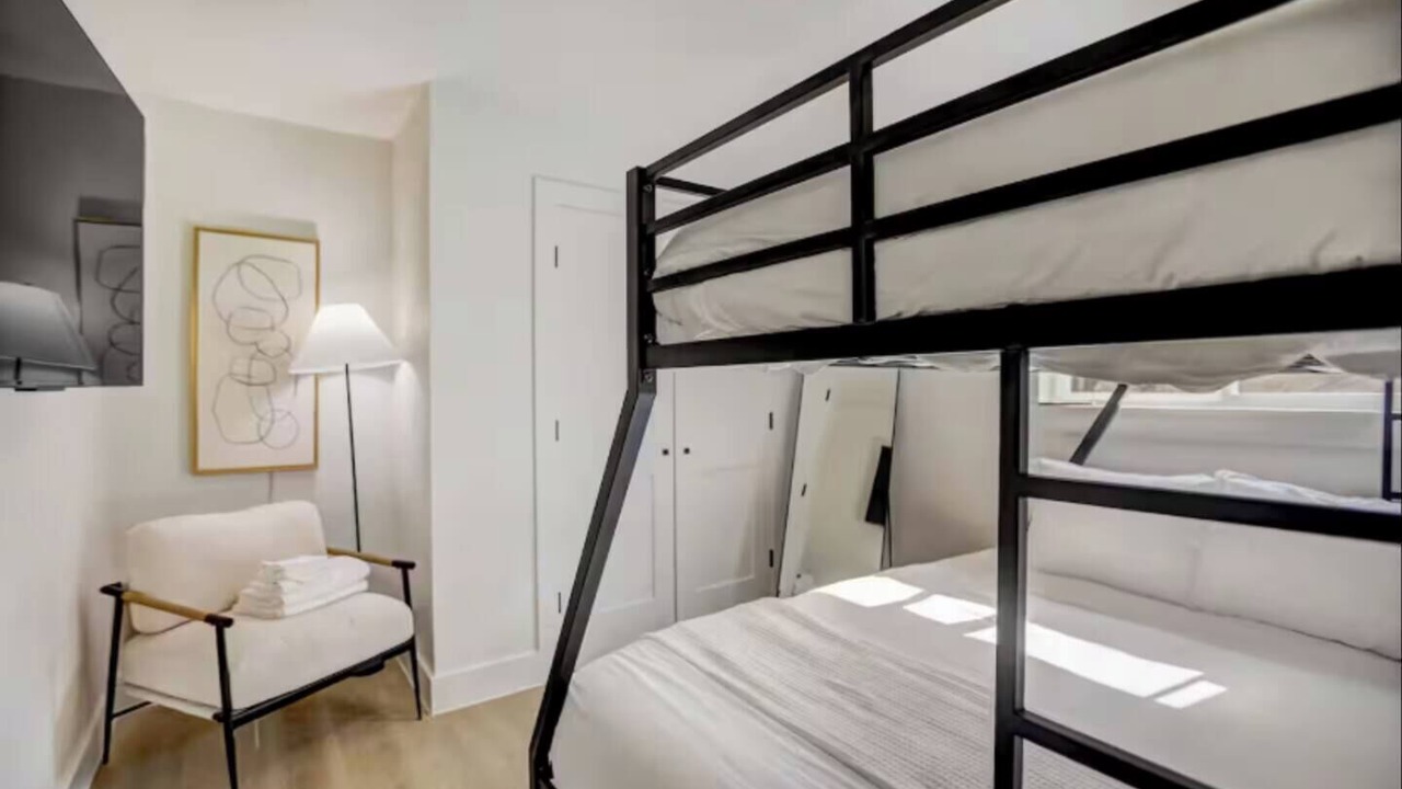 Photo of Bedroom in North Austin Civic Association