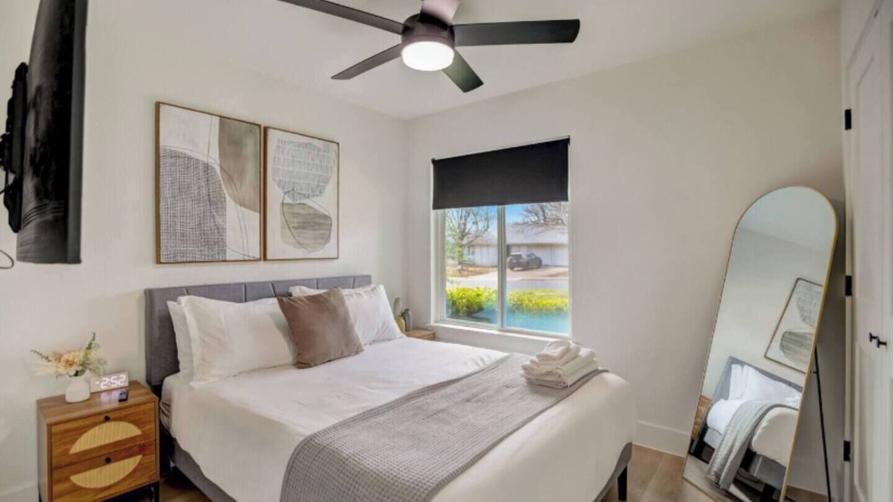 Photo of Bedroom in North Austin Civic Association