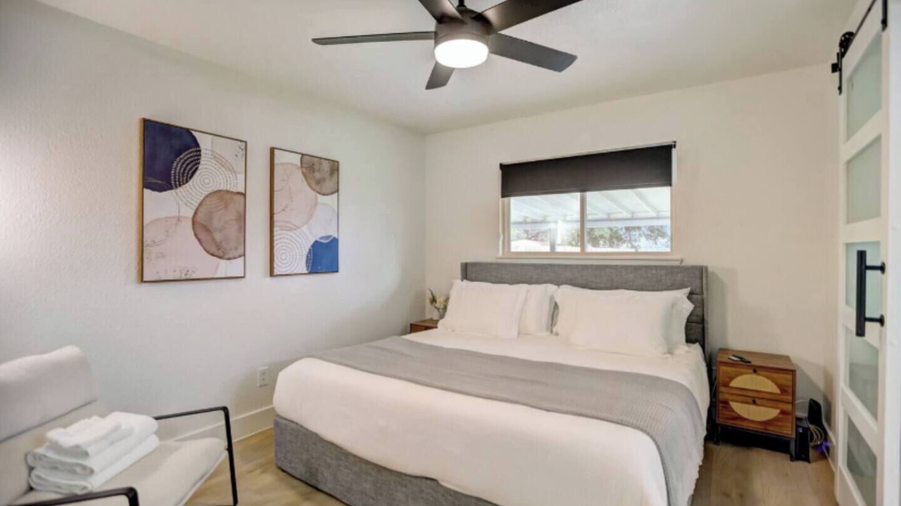 Photo of Bedroom in North Austin Civic Association