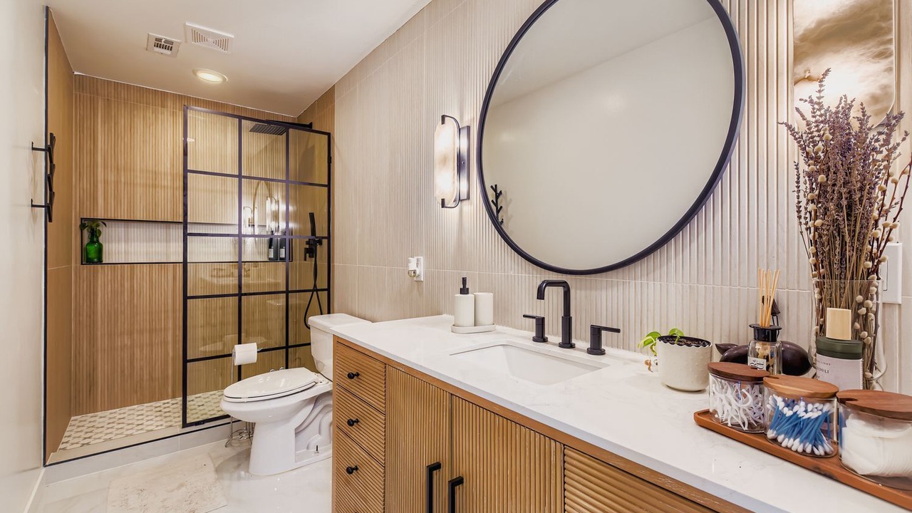 Photo of Bathroom in East Oak Hill