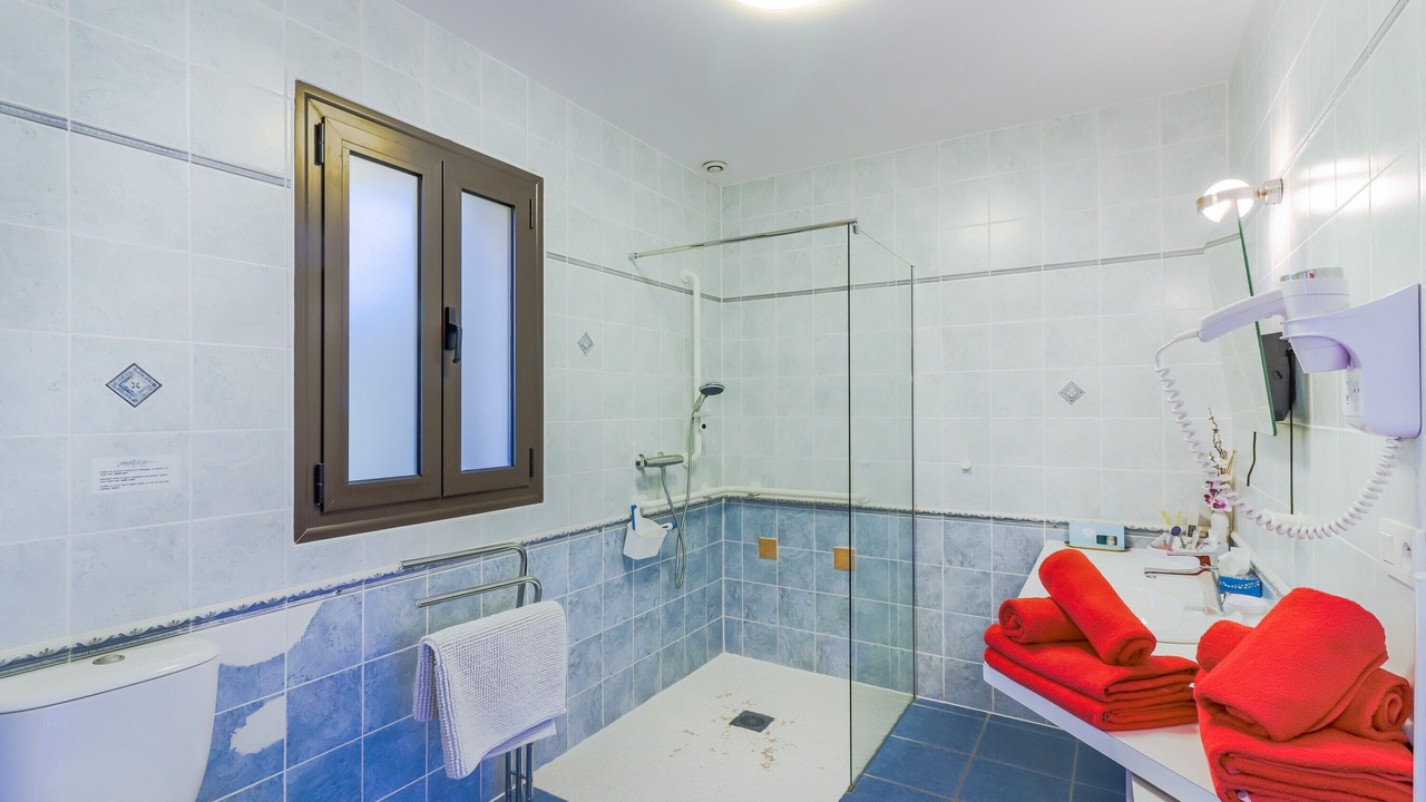 Photo of Bathroom in Castelnaud-la-Chapelle