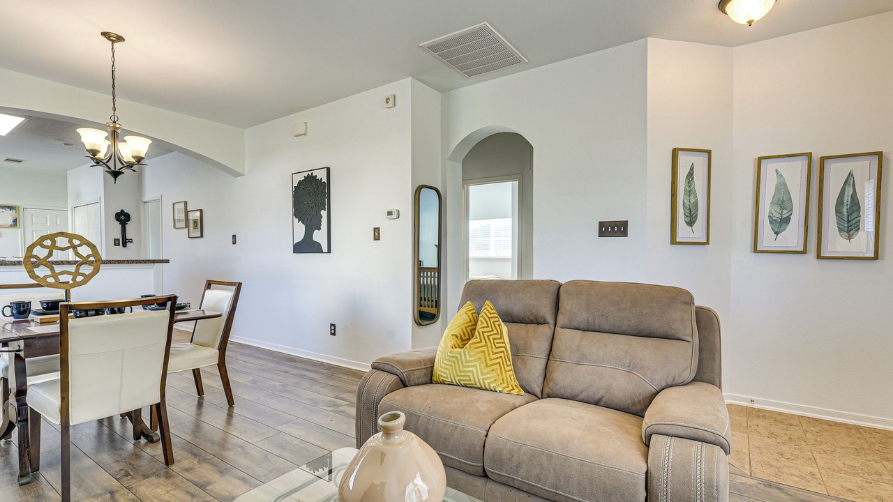 Photo of Livingroom in Central Southwest