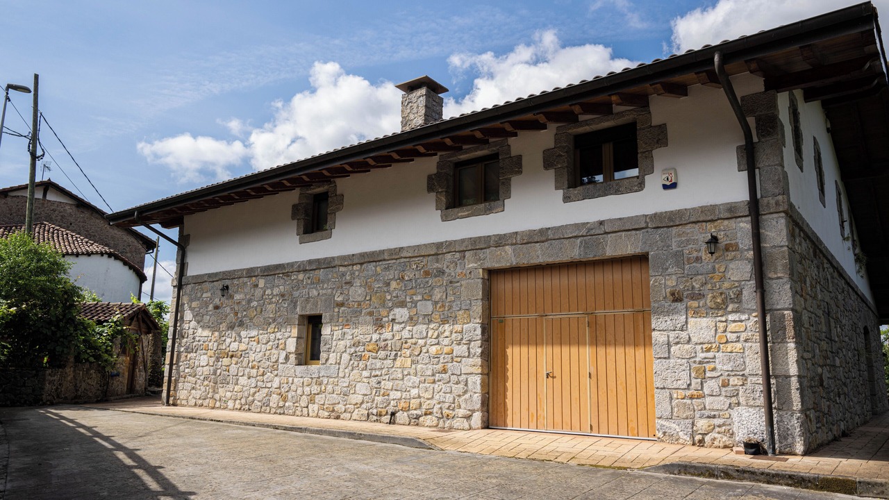 Photo of Outdoor in Gautegiz Arteaga