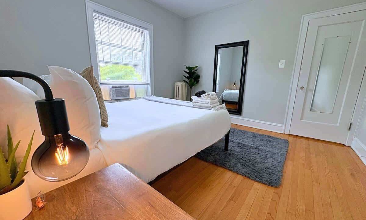 Photo of Bedroom in South Evanston