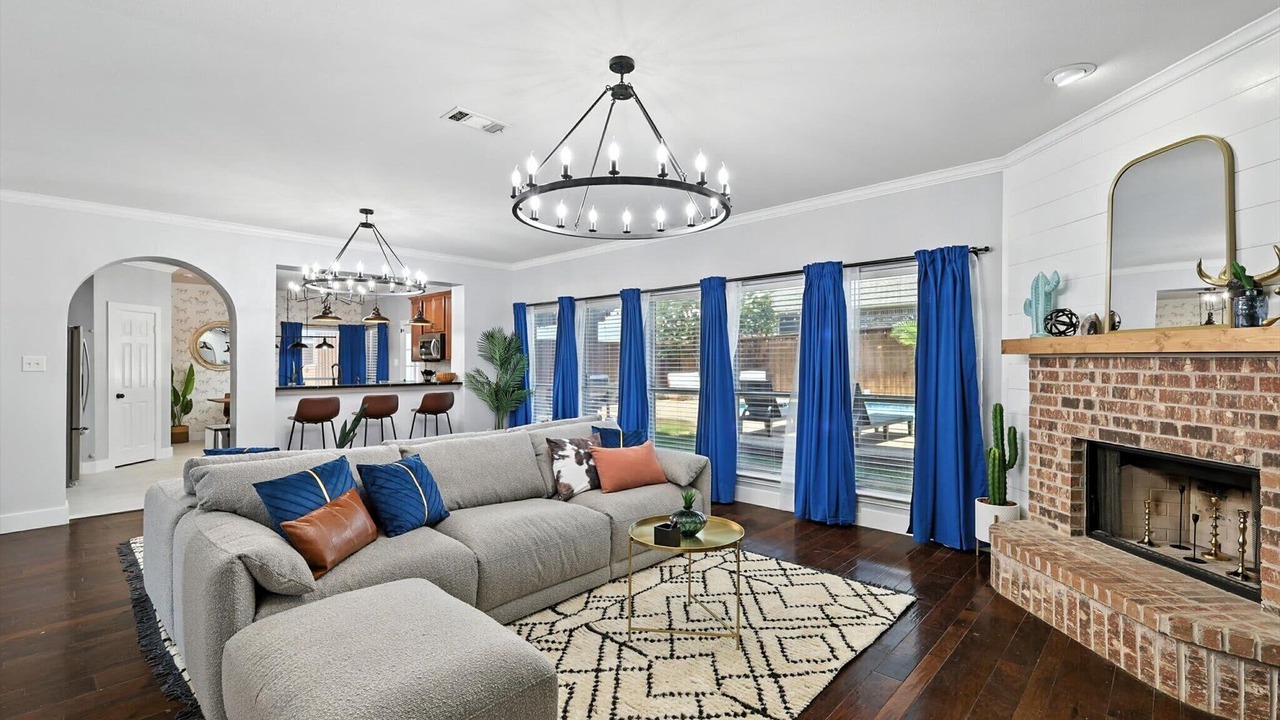 Photo of Livingroom in Burleson