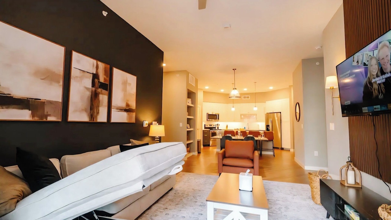 Photo of Livingroom in Tobin Hill
