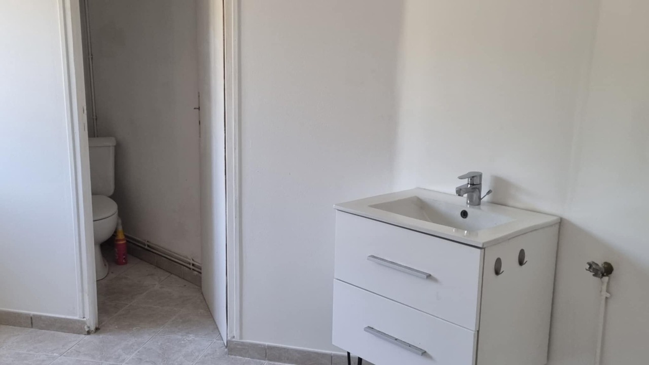 Photo of Bathroom in Carelles