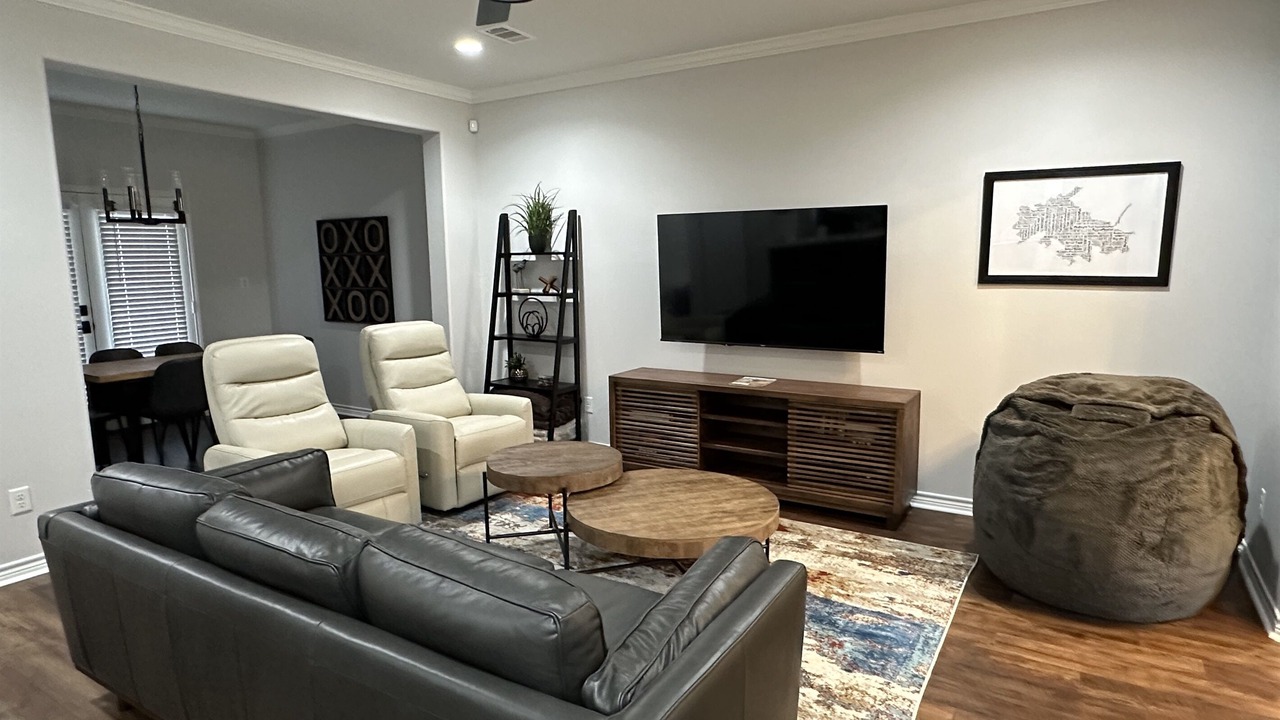 Photo of Livingroom in College Station