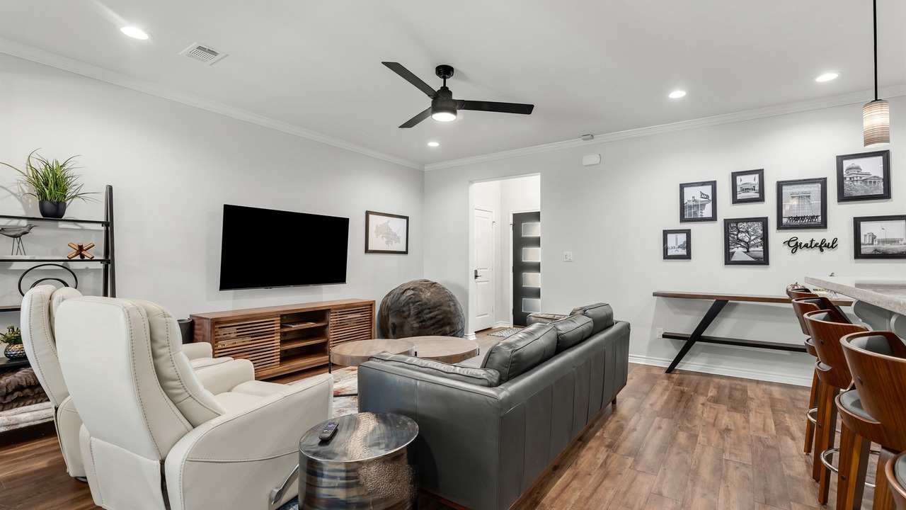 Photo of Livingroom in College Station