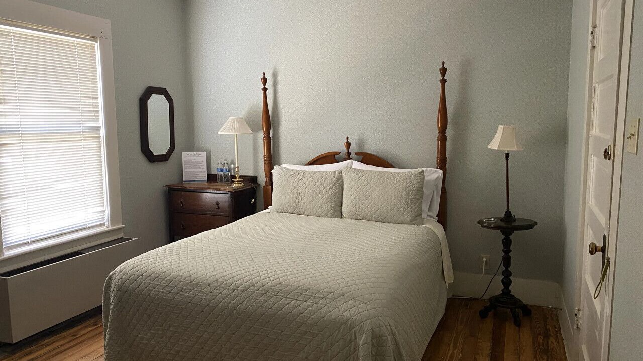 Photo of Bedroom in Glen Rose
